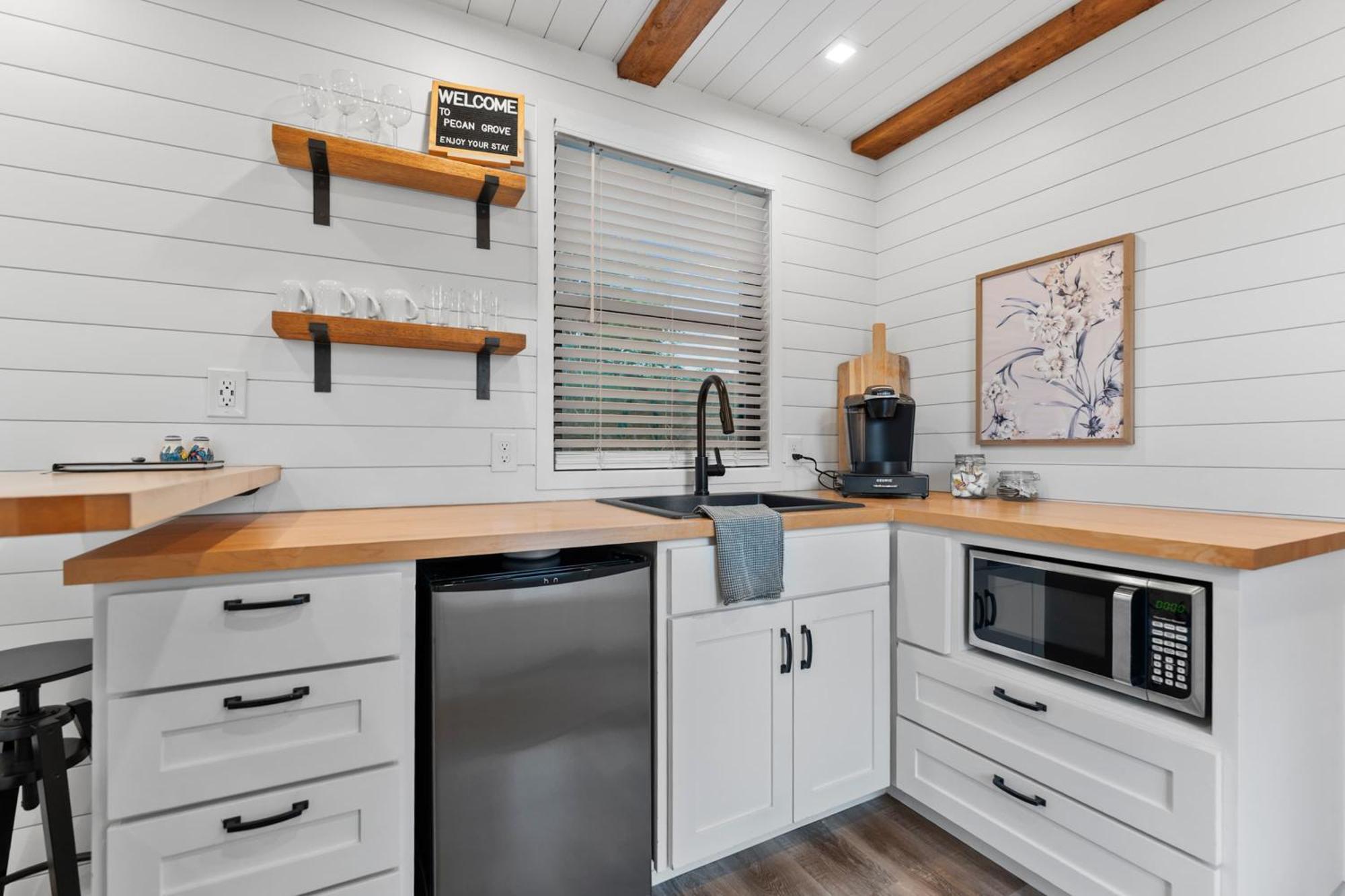 Container Home With Rooftop Views And Pickleball-Pecan Grove Беллмид Экстерьер фото