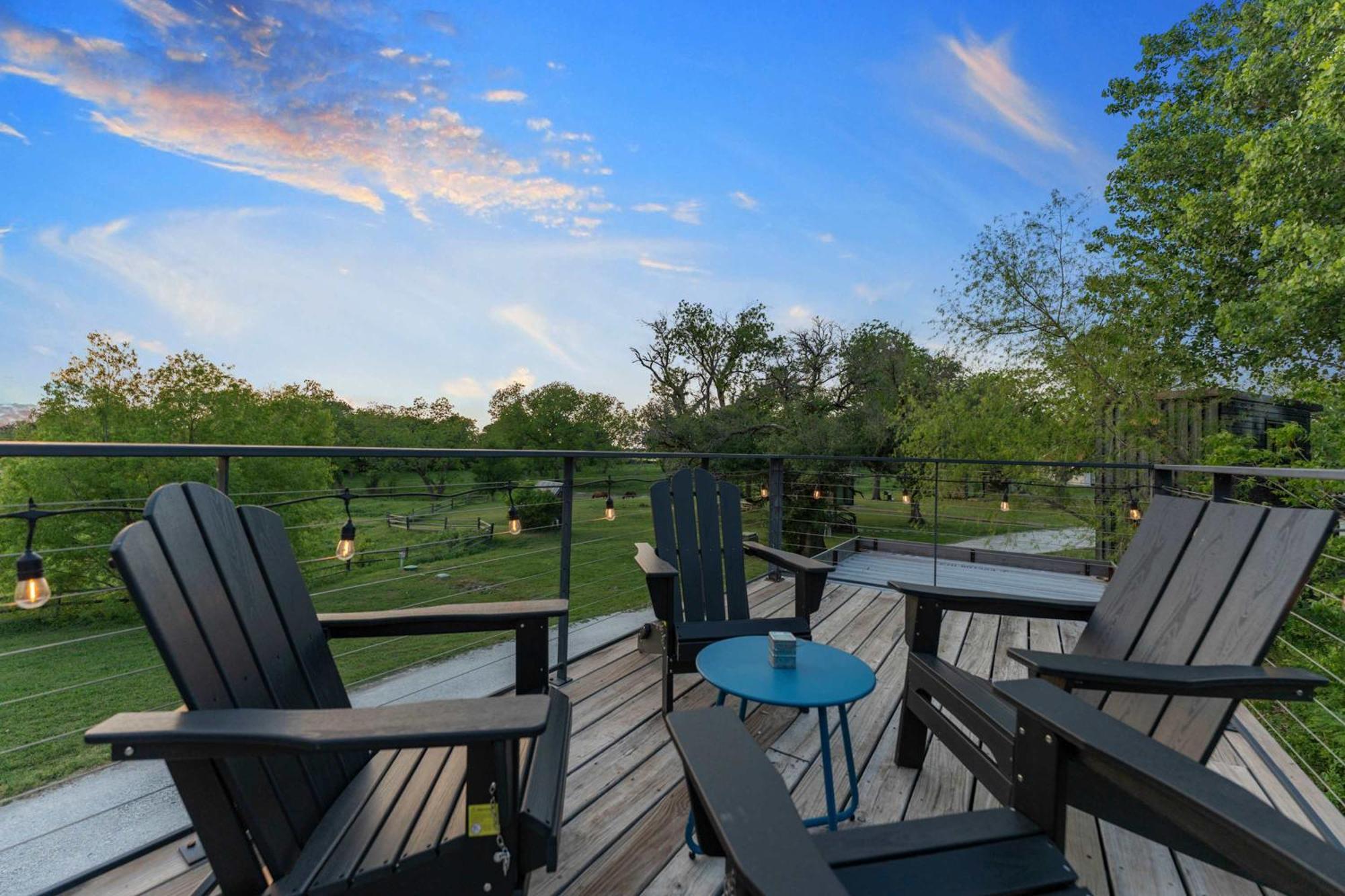 Container Home With Rooftop Views And Pickleball-Pecan Grove Беллмид Экстерьер фото